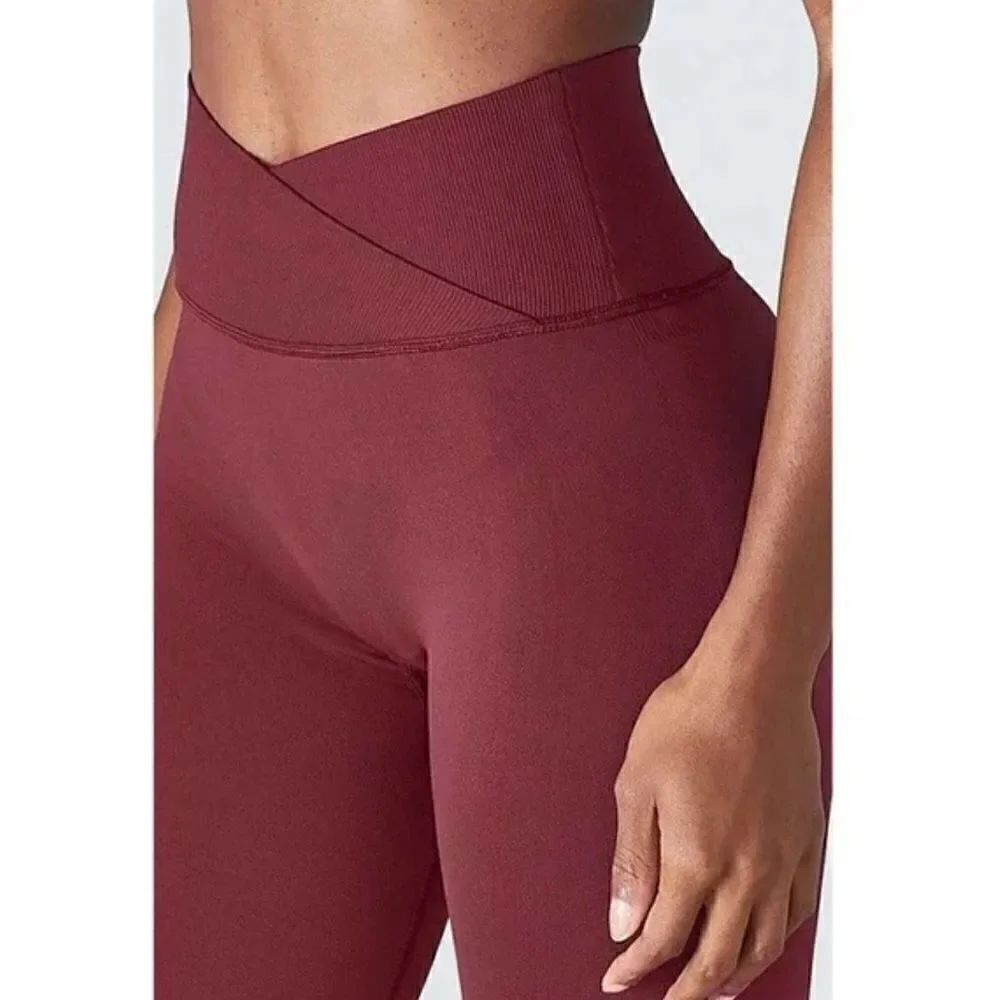NWT Shefit Black Cherry Crossover Seamless Mesh Leggings Size Medium - Picture 3 of 11